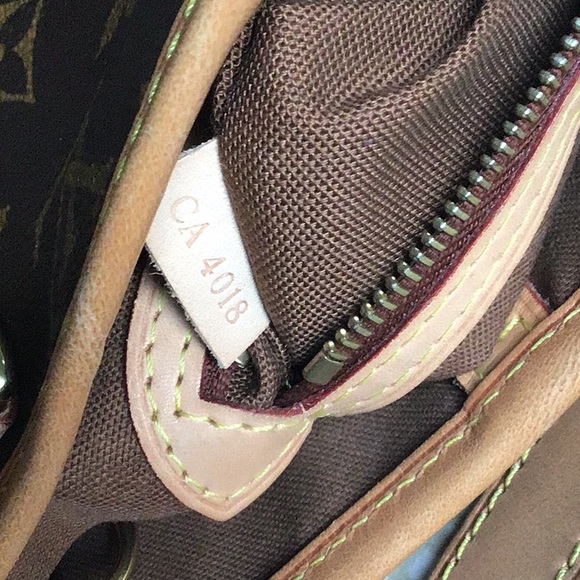 Handbag - Picture 5 of 5